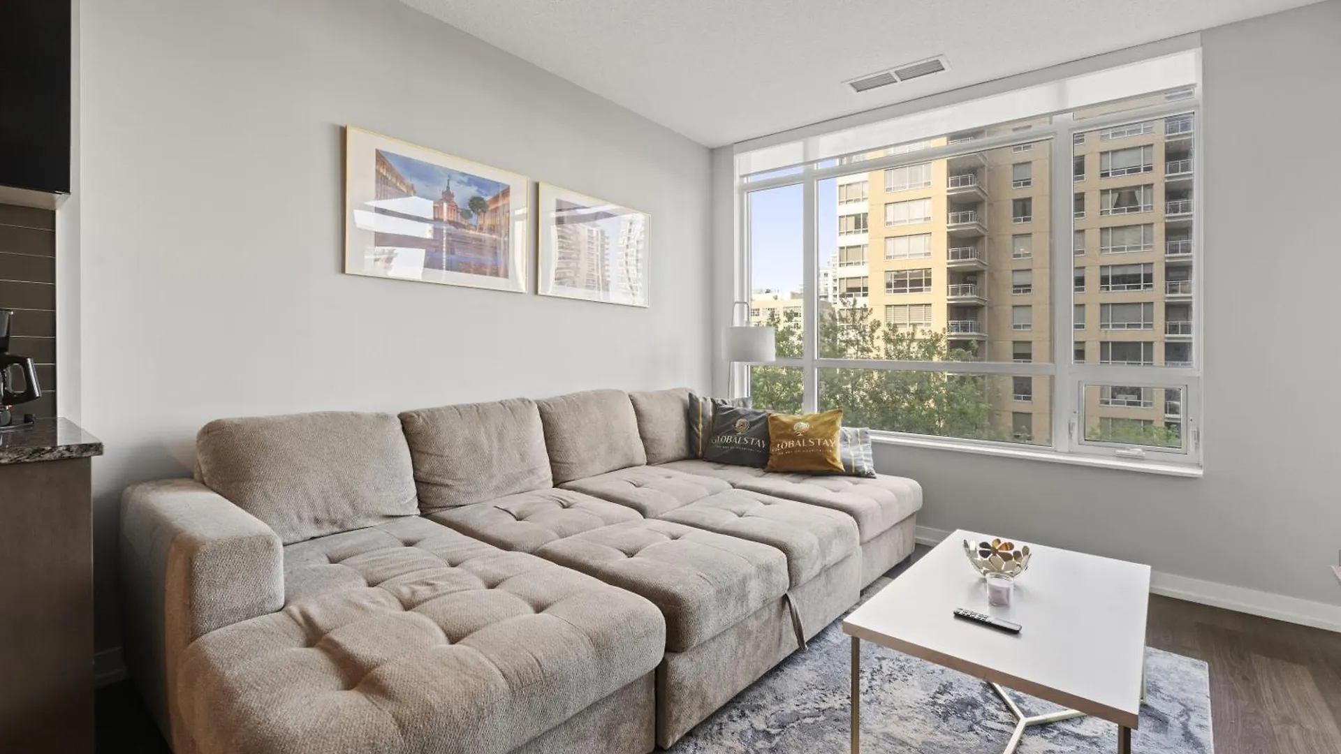 Modern Lillian St Apartments By Globalstay Toronto Canada