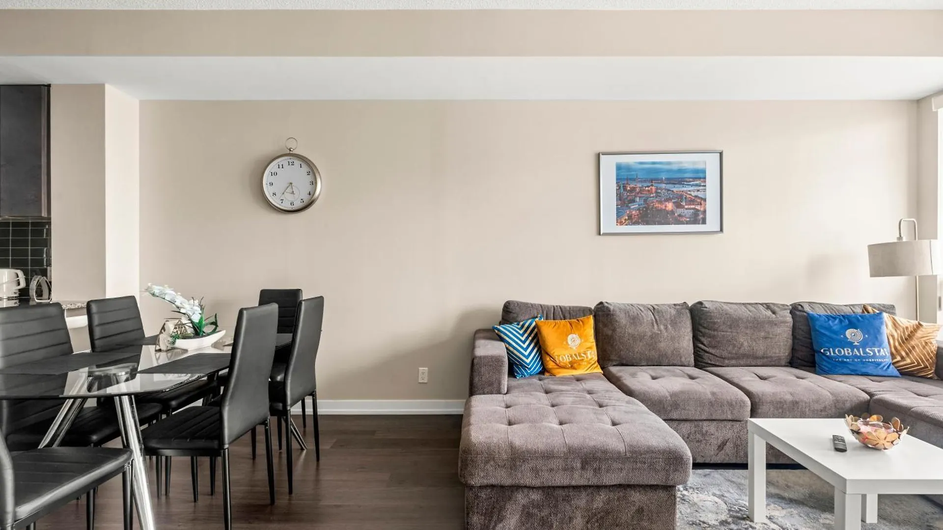 Modern Lillian St Apartments By Globalstay Toronto