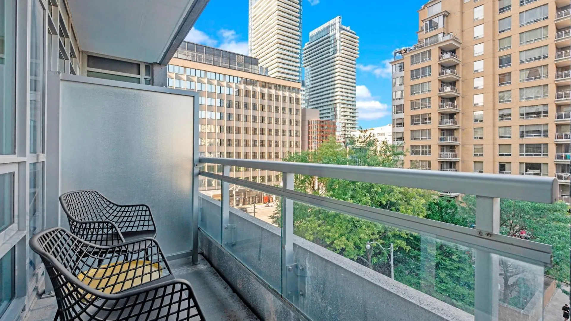 Modern Lillian St Apartments By Globalstay Toronto Canada