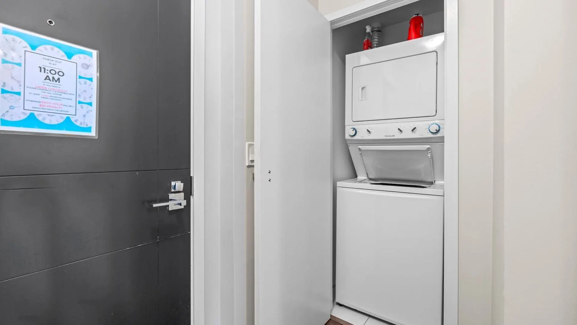 Modern Lillian St Apartments By Globalstay Toronto