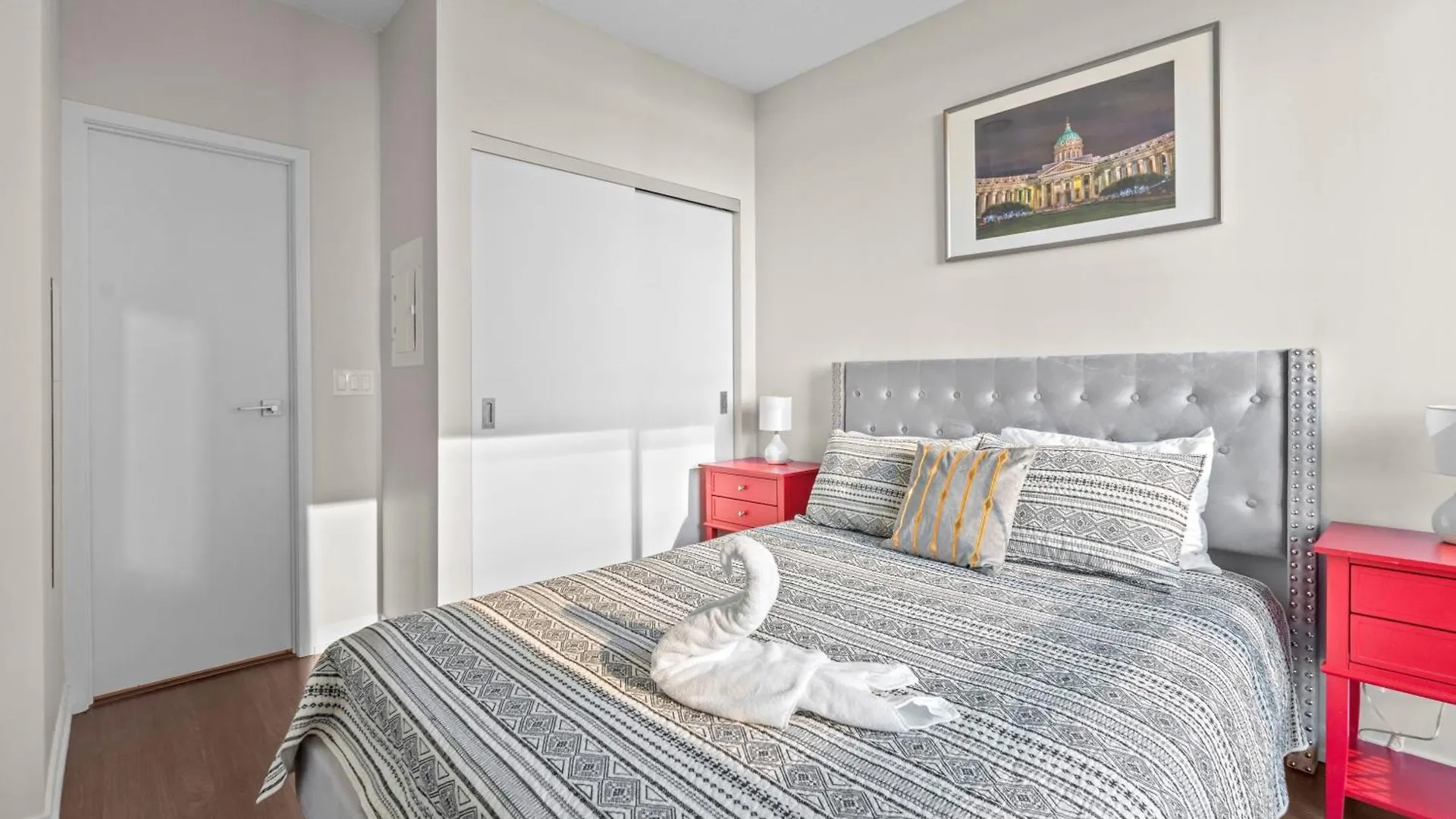 Modern Lillian St Apartments By Globalstay Toronto Canada