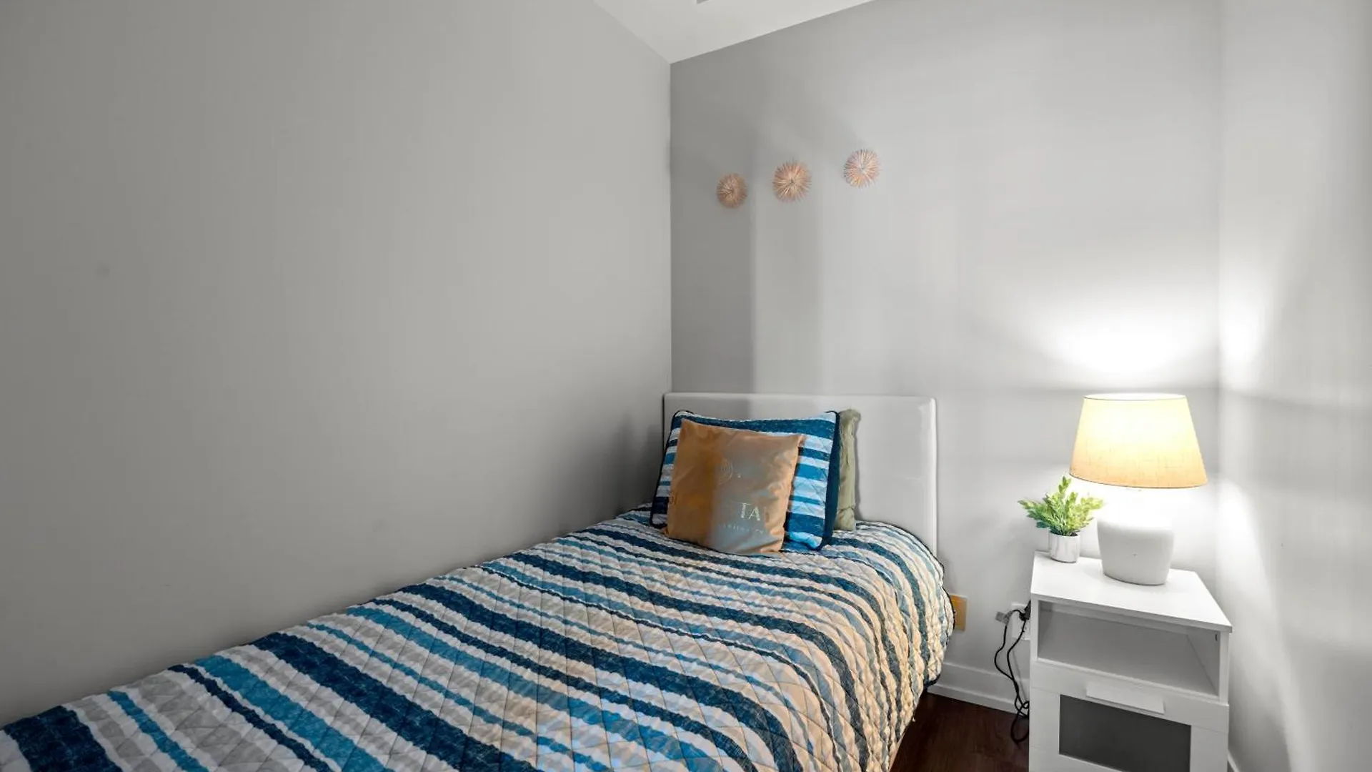 Modern Lillian St Apartments By Globalstay Toronto Canada