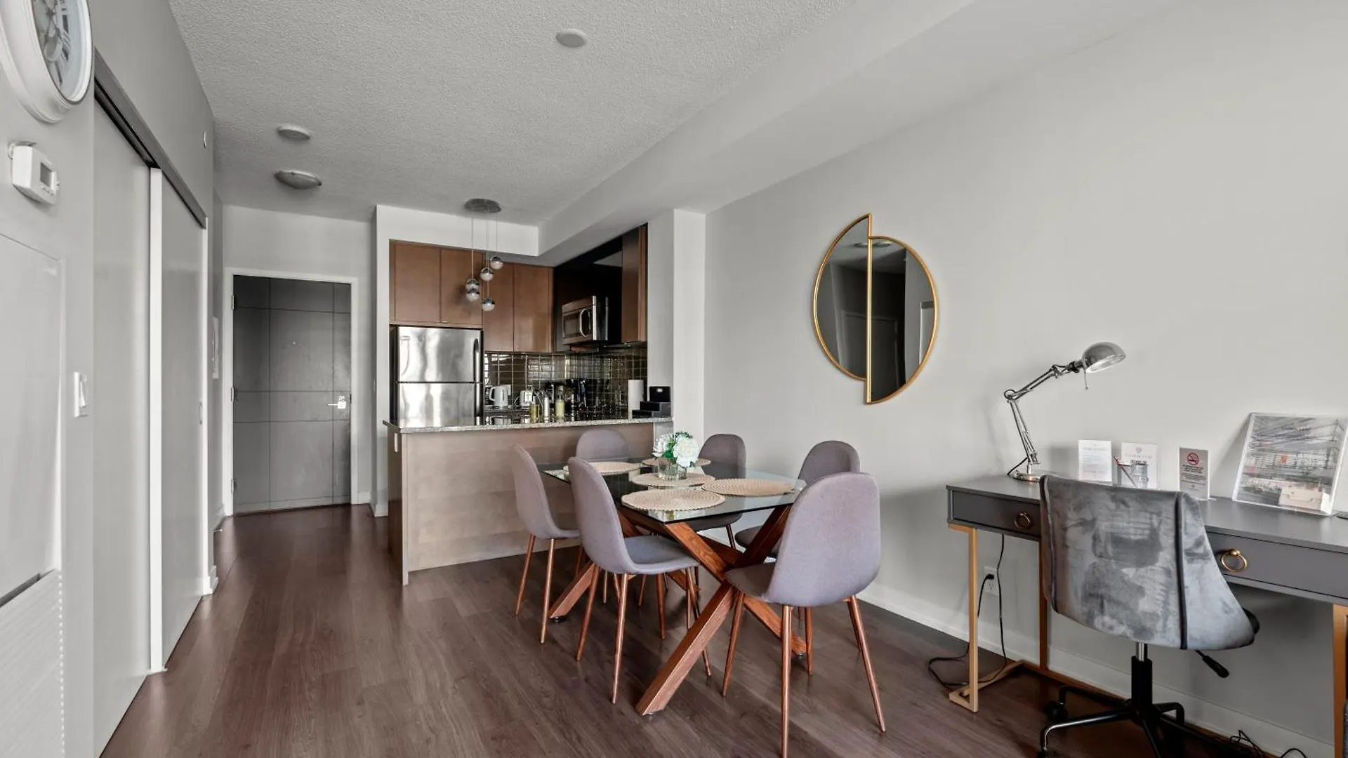 Modern Lillian St Apartments By Globalstay Toronto