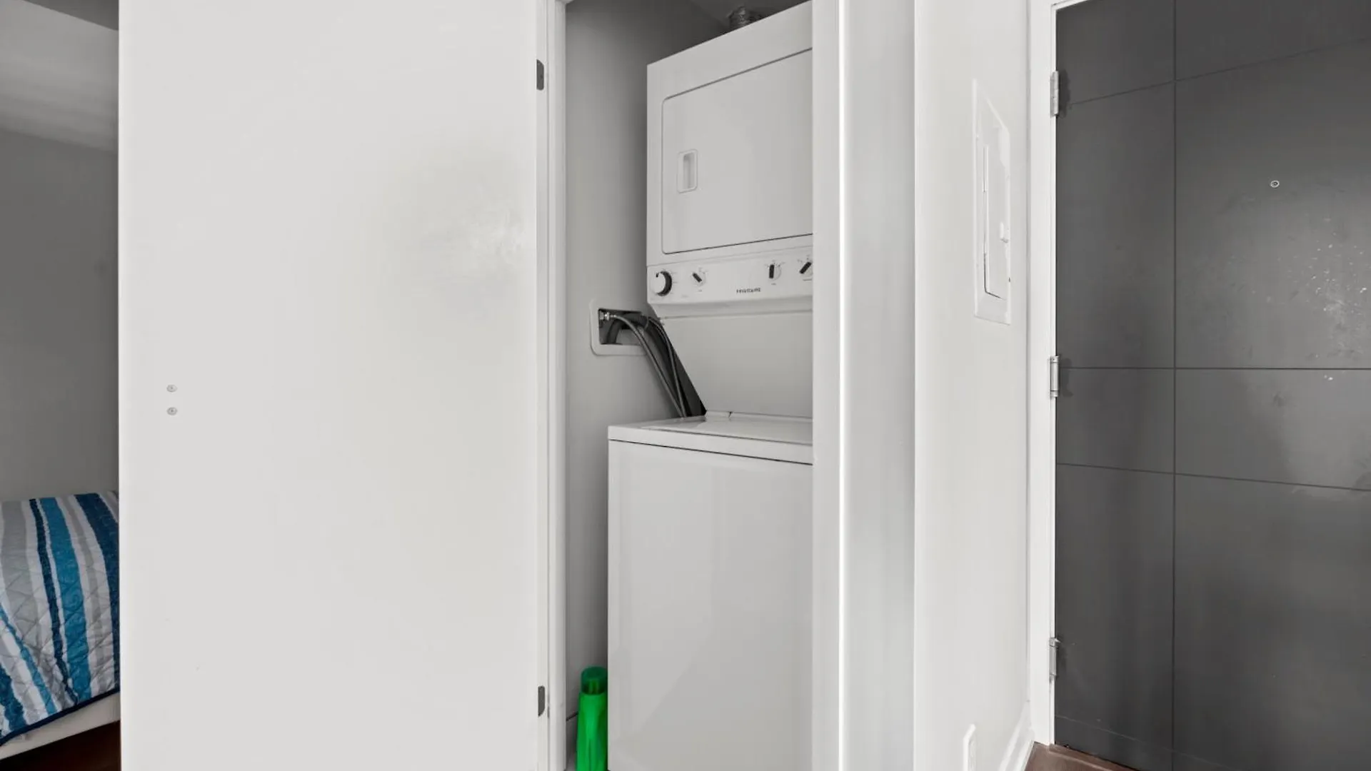 Modern Lillian St Apartments By Globalstay Toronto