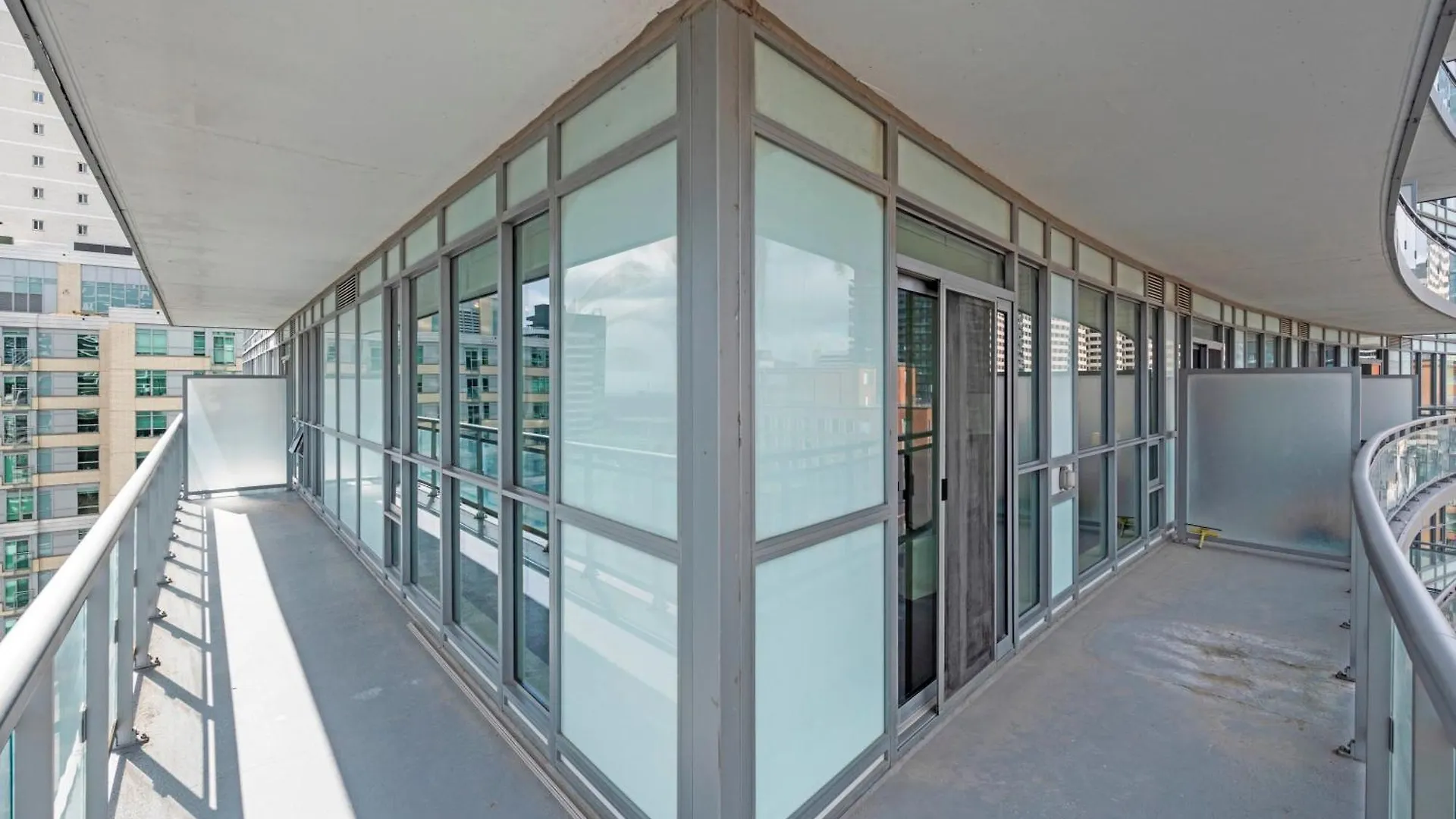 Modern Lillian St Apartments By Globalstay Toronto