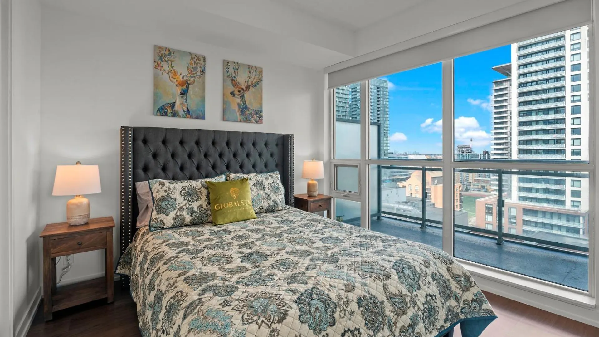 Modern Lillian St Apartments By Globalstay Toronto Canada
