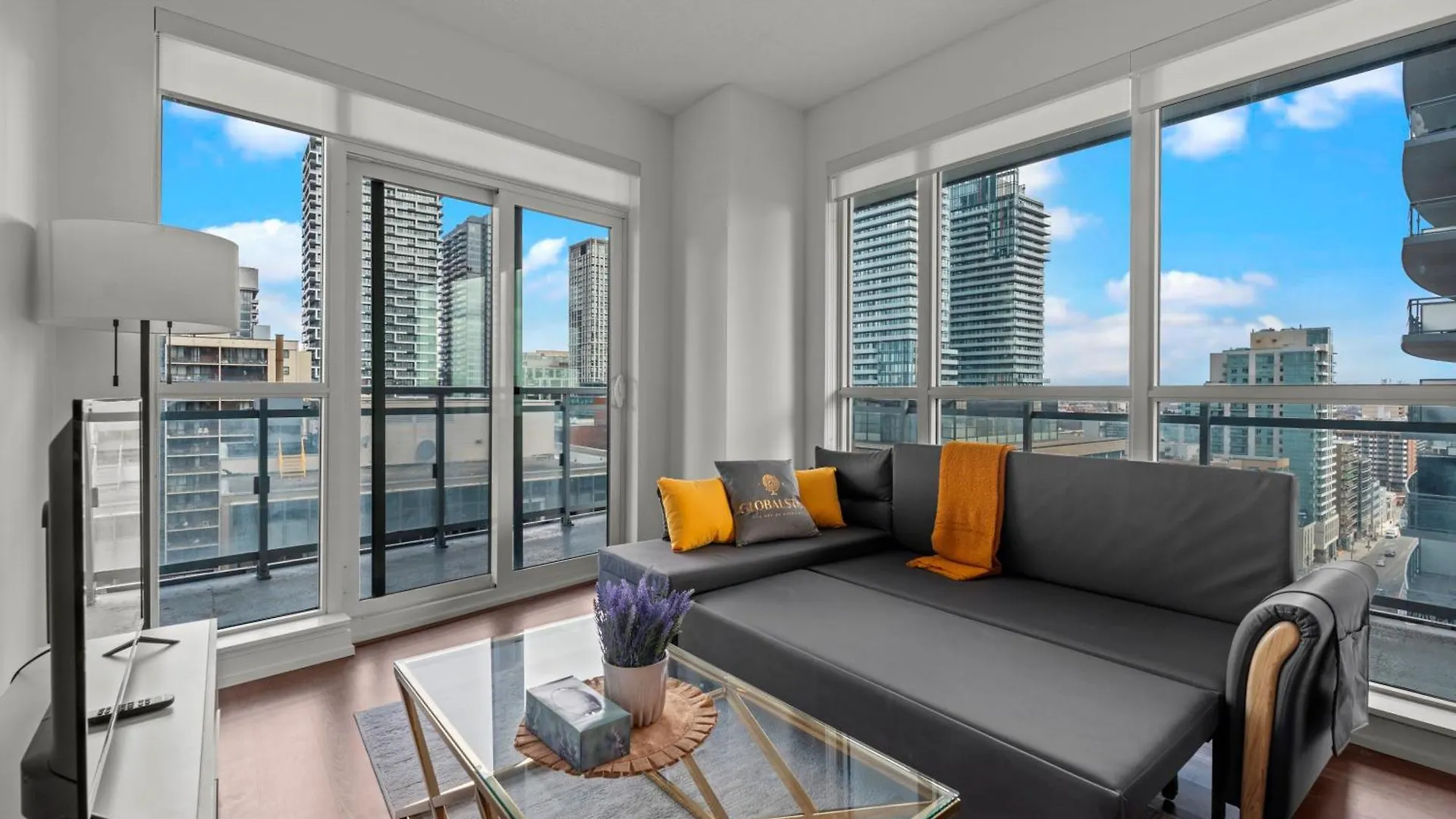 Modern Lillian St Apartments By Globalstay Toronto