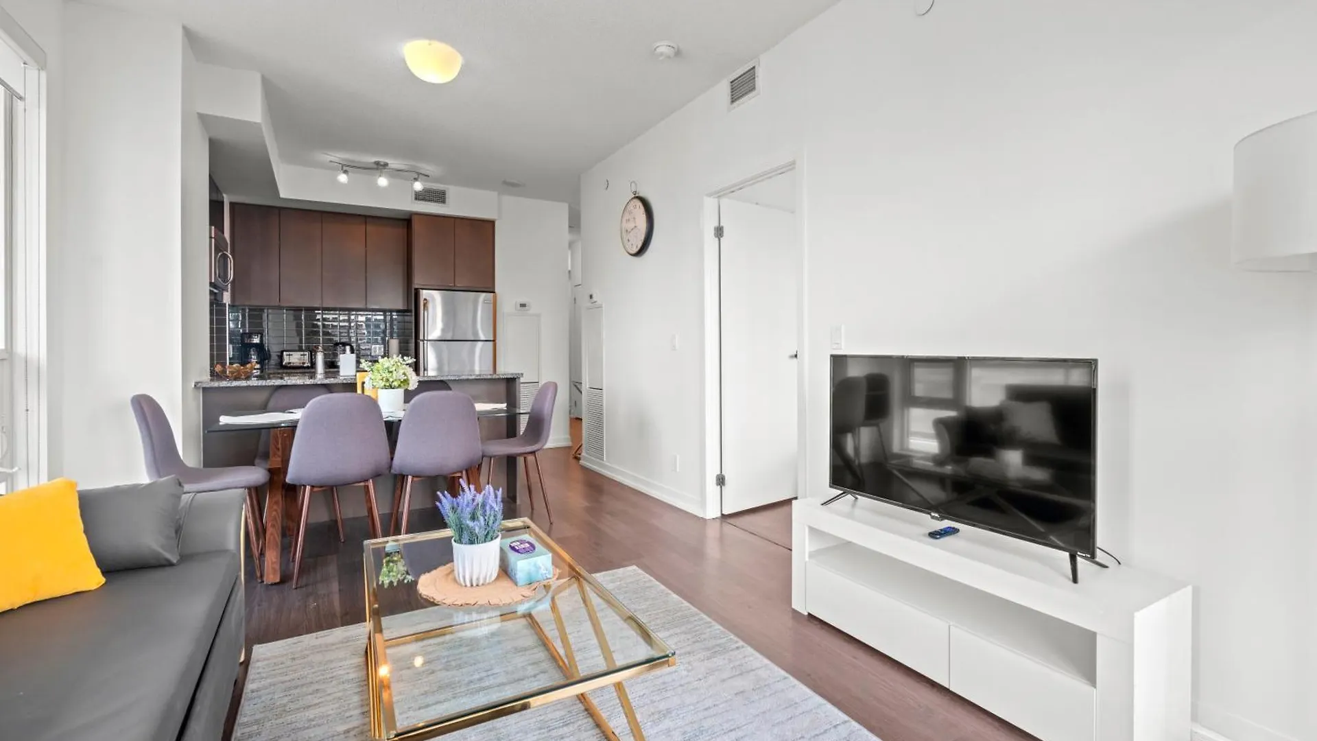 Modern Lillian St Apartments By Globalstay Toronto Canada